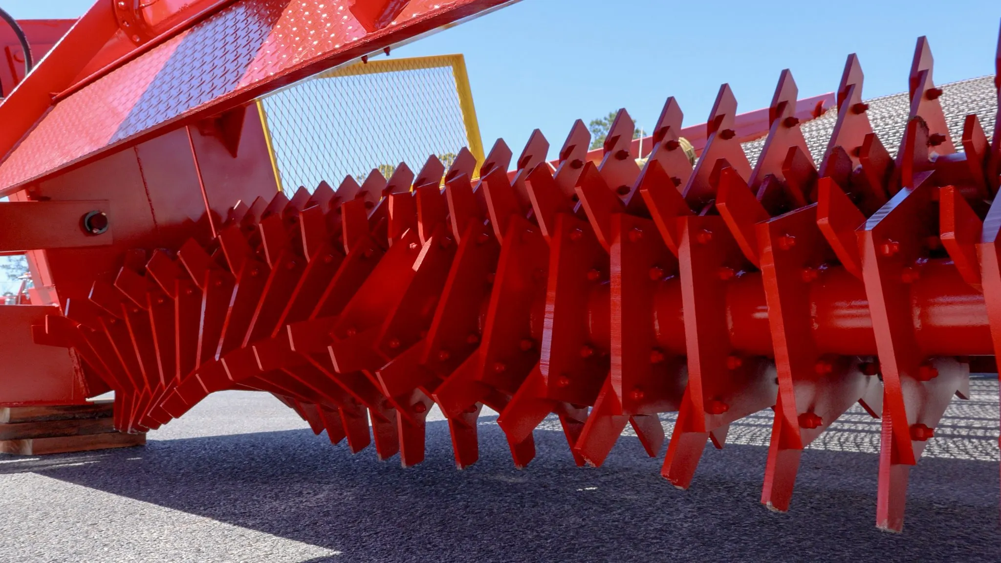 Close-up of the Rootster teeth